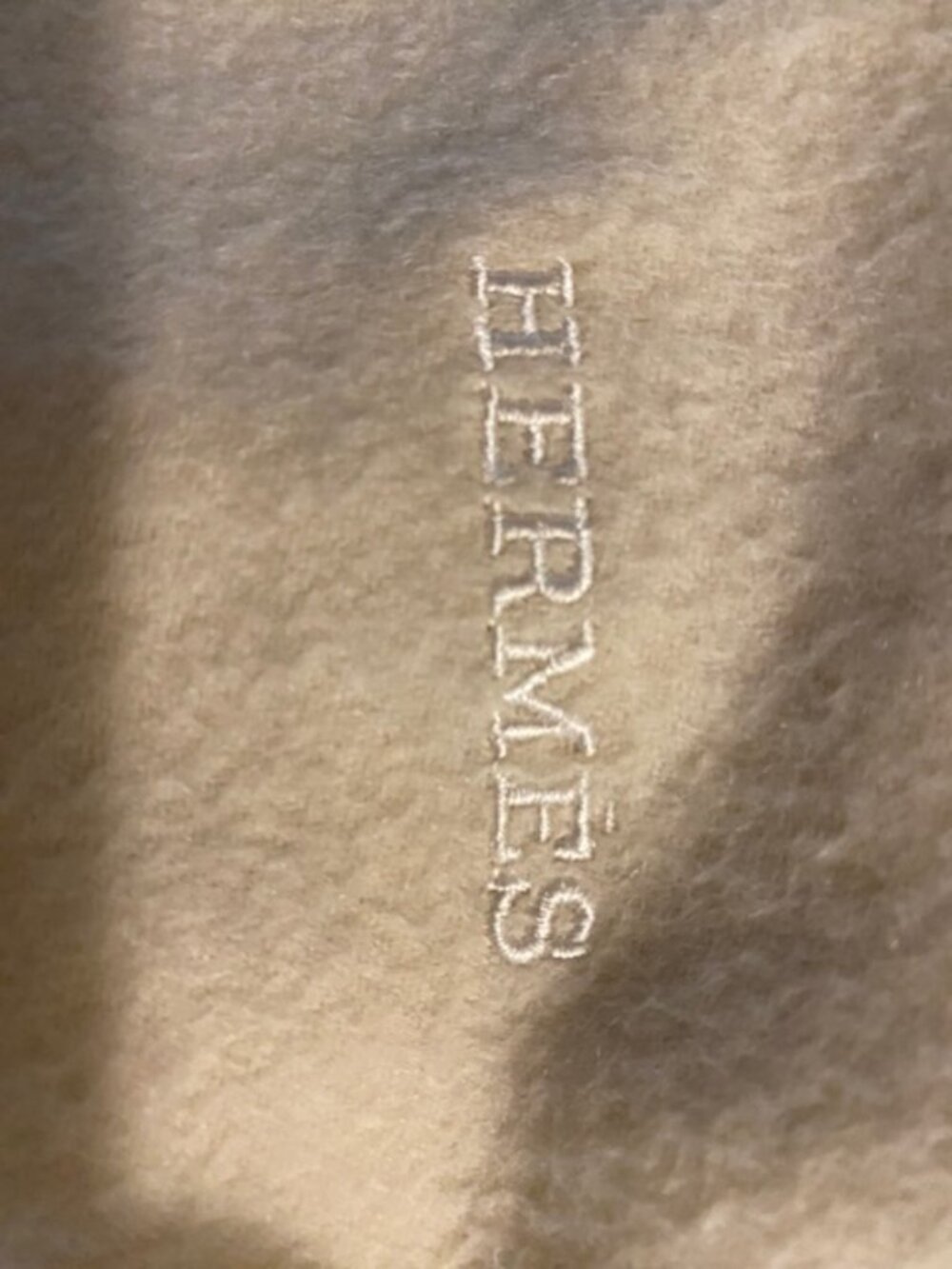Vintage Hermès Cream Cashmere Shawl – Made in Scotland – Fringe - Picture 4 of 9